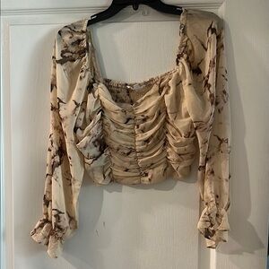 June & Hudson Cream Tan Puff Sleeve Ruched Crop Blouse